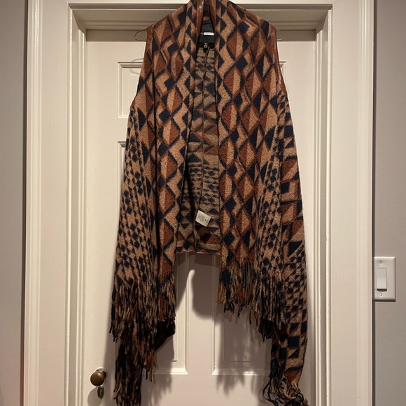 Plenty by Tracy Reese. Wool Tribal vest w fringe. - Picture 4 of 7